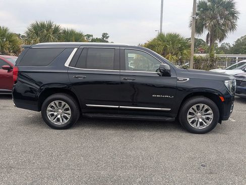 Used 2024 GMC Yukon Denali AWD/4WD image 3