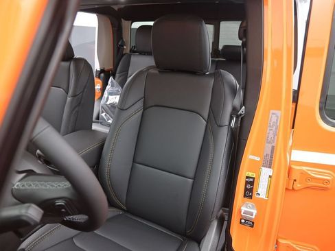 New 2026 Jeep Gladiator Sport AWD/4WD image 11