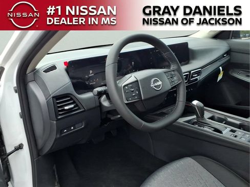 New 2026 Nissan Sentra SV w/ SV Convenience Package FWD image 9