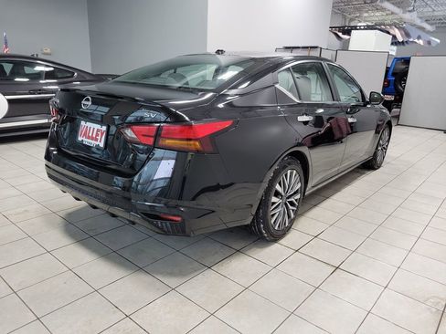 Used 2024 Nissan Altima 2.5 SV image 7