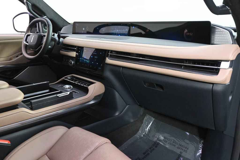 New 2027 Lincoln Navigator Black Label AWD/4WD image 15
