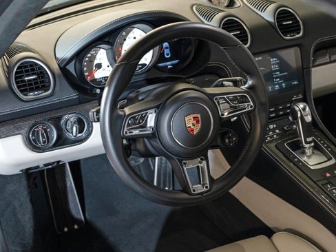 Certified 2025 Porsche 718 Cayman GTS RWD image 18