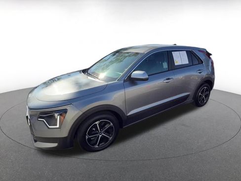 Used 2026 Kia Niro LX FWD image 8