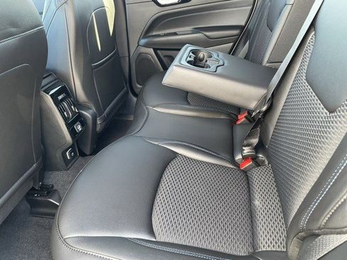 New 2026 Jeep Compass Latitude image 11