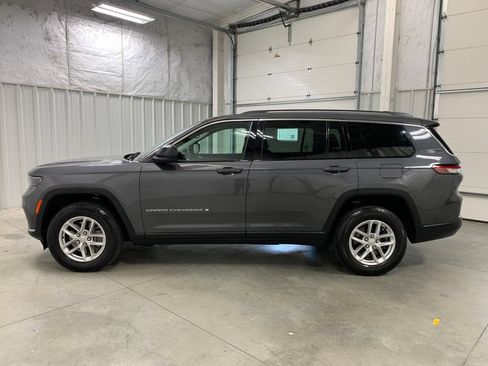 Used 2024 Jeep Grand Cherokee L Laredo AWD/4WD image 21