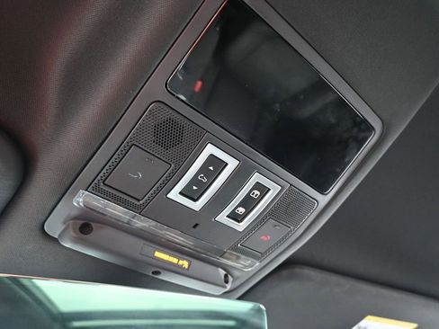 Used 2025 Land Rover Defender 110 S image 33