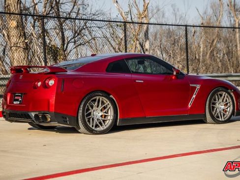 Used 2015 Nissan GT-R Premium image 48