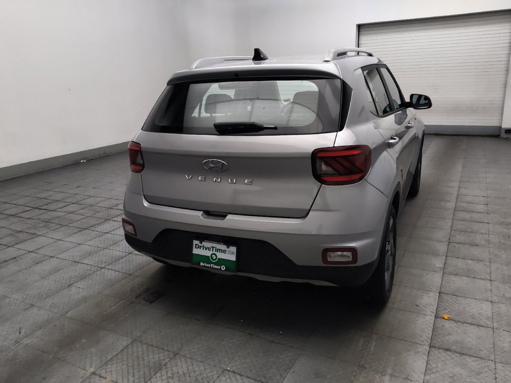 Used 2021 Hyundai Venue SEL FWD image 9