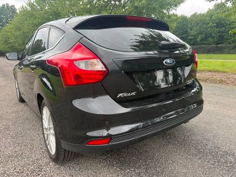 Used 2013 Ford Focus Titanium FWD image 3