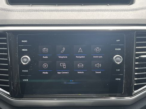 Used 2023 Volkswagen Atlas Cross Sport SE AWD/4WD image 15