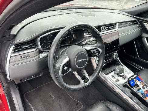 Used 2022 Jaguar XF R-Dynamic SE AWD/4WD image 19