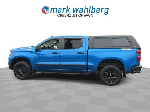 Certified 2022 Chevrolet Silverado 1500 Custom Trail Boss w/ LPO, Dark Essentials Package AWD/4WD image 5