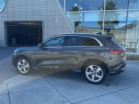 Used 2025 Audi Q5 Premium Plus w/ Premium Plus image 9