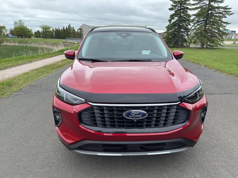 Used 2023 Ford Escape Platinum w/ Premium Technology Package image 3