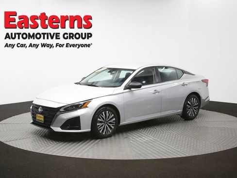 Used 2024 Nissan Altima 2.5 SV FWD image 56