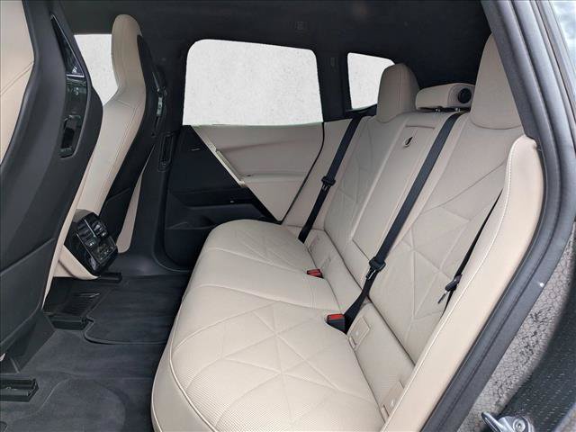 Used 2024 BMW iX xDrive50 w/ Sport Package AWD/4WD image 20