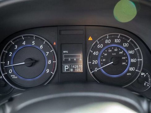 Used 2012 INFINITI FX35 Base 4dr SUV w/ Premium Pkg image 12