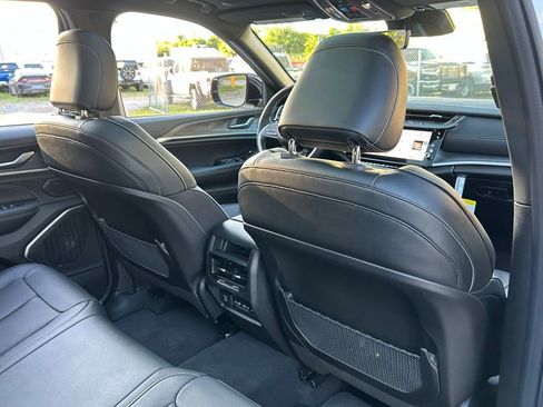 New 2026 Jeep Grand Cherokee Limited AWD/4WD image 40