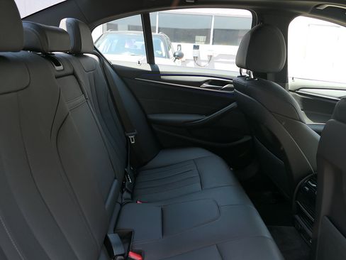 Used 2023 BMW 530i w/ Convenience Package RWD image 24