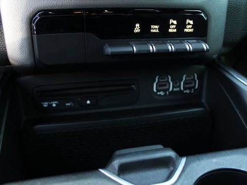 Used 2019 RAM 1500 Big Horn AWD/4WD image 16