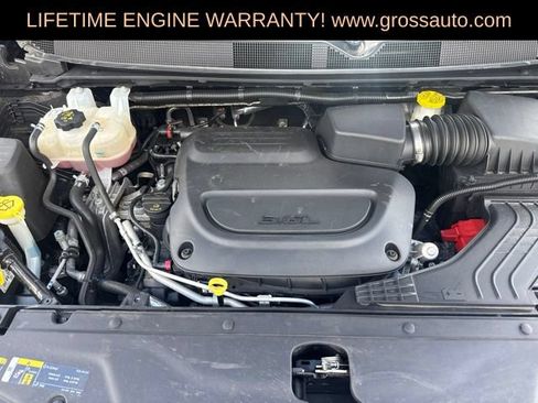 Used 2025 Chrysler Pacifica Limited FWD image 39