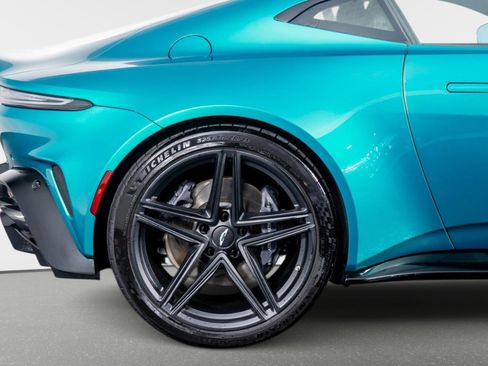 Used 2025 Aston Martin V8 Vantage Coupe image 8