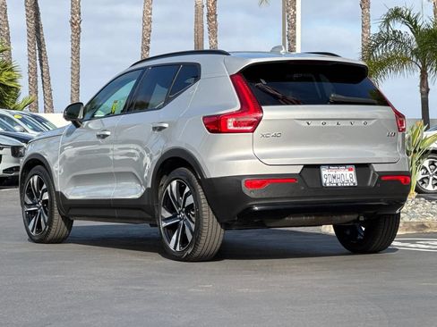 Certified 2023 Volvo XC40 B5 Ultimate AWD/4WD image 3