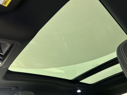 Used 2026 Jaguar F-PACE R-Dynamic S image 12