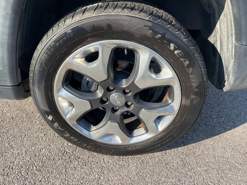 Used 2018 Jeep Compass Limited AWD/4WD image 14