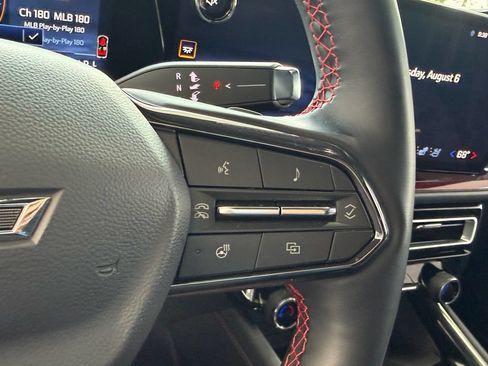 Used 2024 Chevrolet Traverse RS FWD image 22