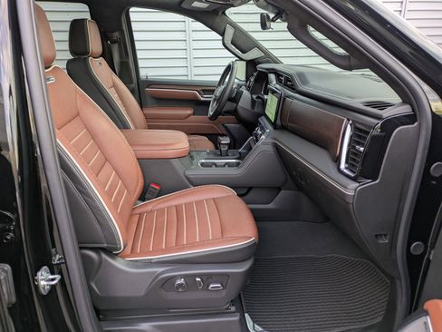 Used 2025 GMC Sierra 1500 Denali Ultimate image 33