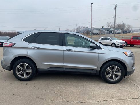 Used 2023 Ford Edge SEL w/ Convenience Package image 6