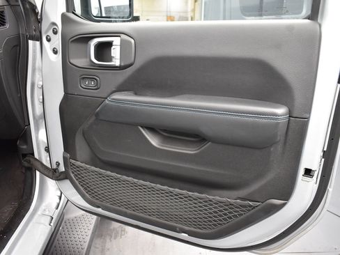 Used 2024 Jeep Wrangler High Altitude AWD/4WD image 15