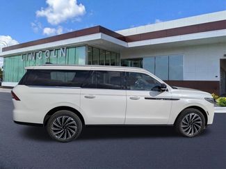 Certified 2025 Lincoln Navigator L Black Label video 4