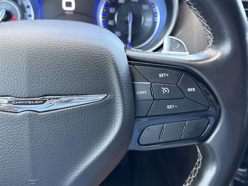 Used 2021 Chrysler 300 S image 21