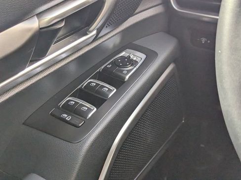 Used 2025 Kia Telluride S FWD image 15