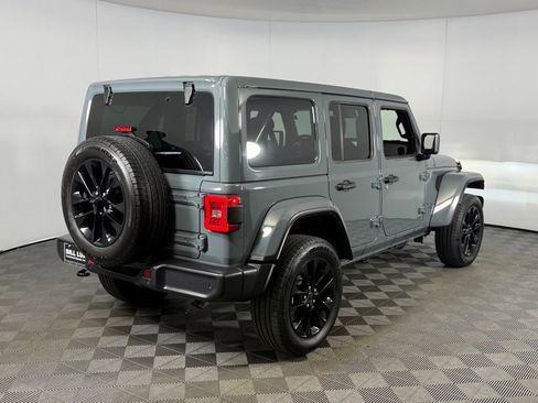 Used 2025 Jeep Wrangler Unlimited Sahara w/ Safety Group AWD/4WD image 8