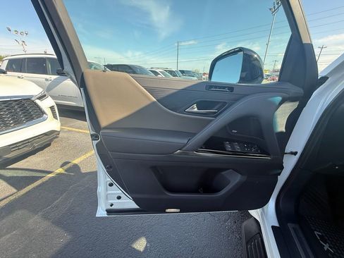 Used 2025 Lexus LX 700h Overtrail w/ Accessory Package (Z1) image 11