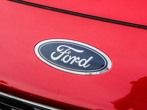 Used 2020 Ford Escape Titanium image 5