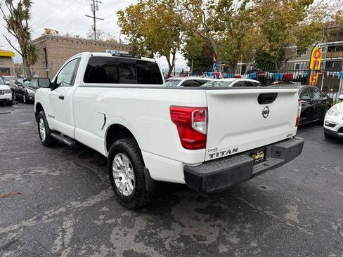 Used 2017 Nissan Titan S image 7