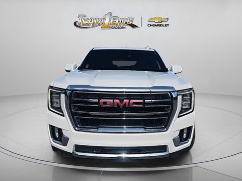 Used 2024 GMC Yukon SLT w/ SLT Luxury Package image 2