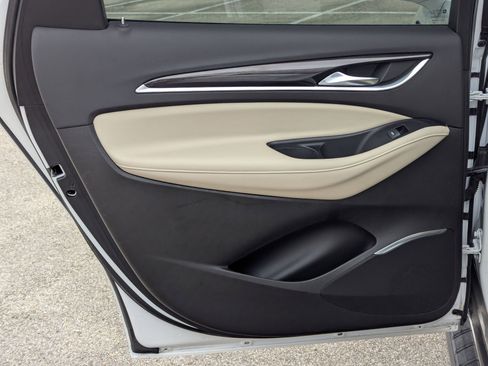 Used 2020 Buick Enclave Essence w/ Sound and Sites Package image 15