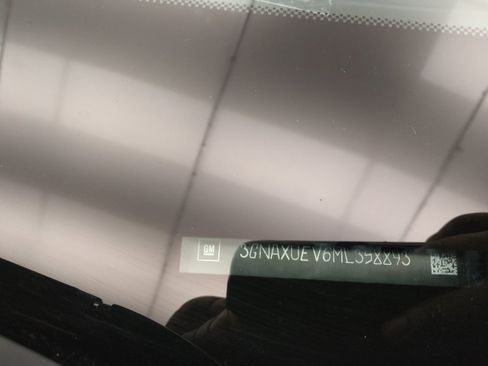 Used 2021 Chevrolet Equinox LT image 33