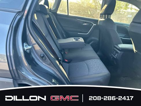 Used 2025 Toyota RAV4 XLE AWD/4WD image 11