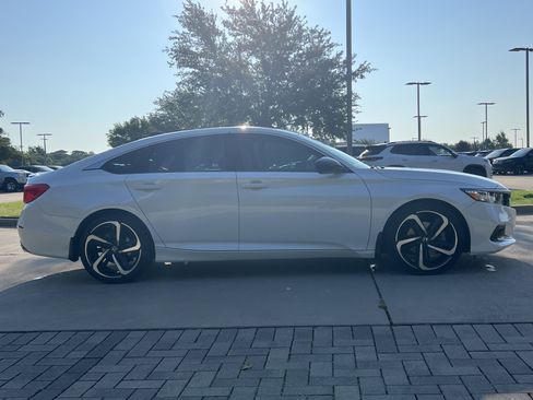 Used 2021 Honda Accord Sport image 10