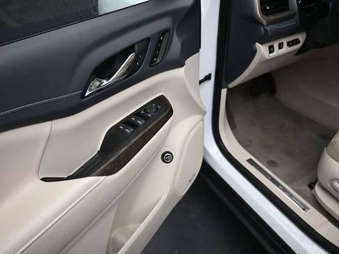 Used 2023 GMC Acadia Denali AWD/4WD image 8