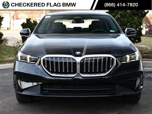 Certified 2025 BMW 530i w/ Premium Package image 14