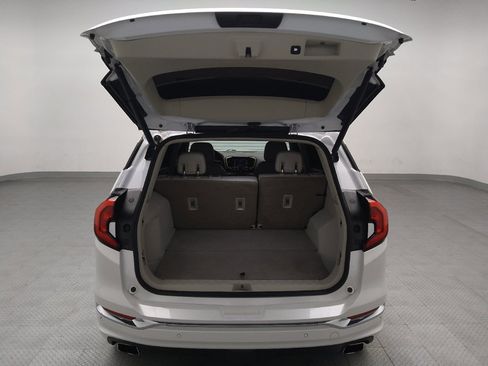 Used 2020 GMC Terrain Denali w/ Denali Premium Package FWD image 29
