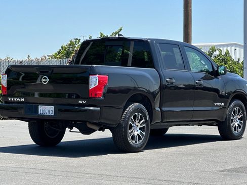 Certified 2022 Nissan Titan SV image 4