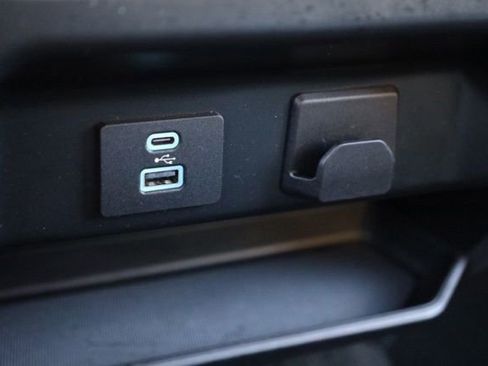 Used 2022 Ford F150 XLT image 24